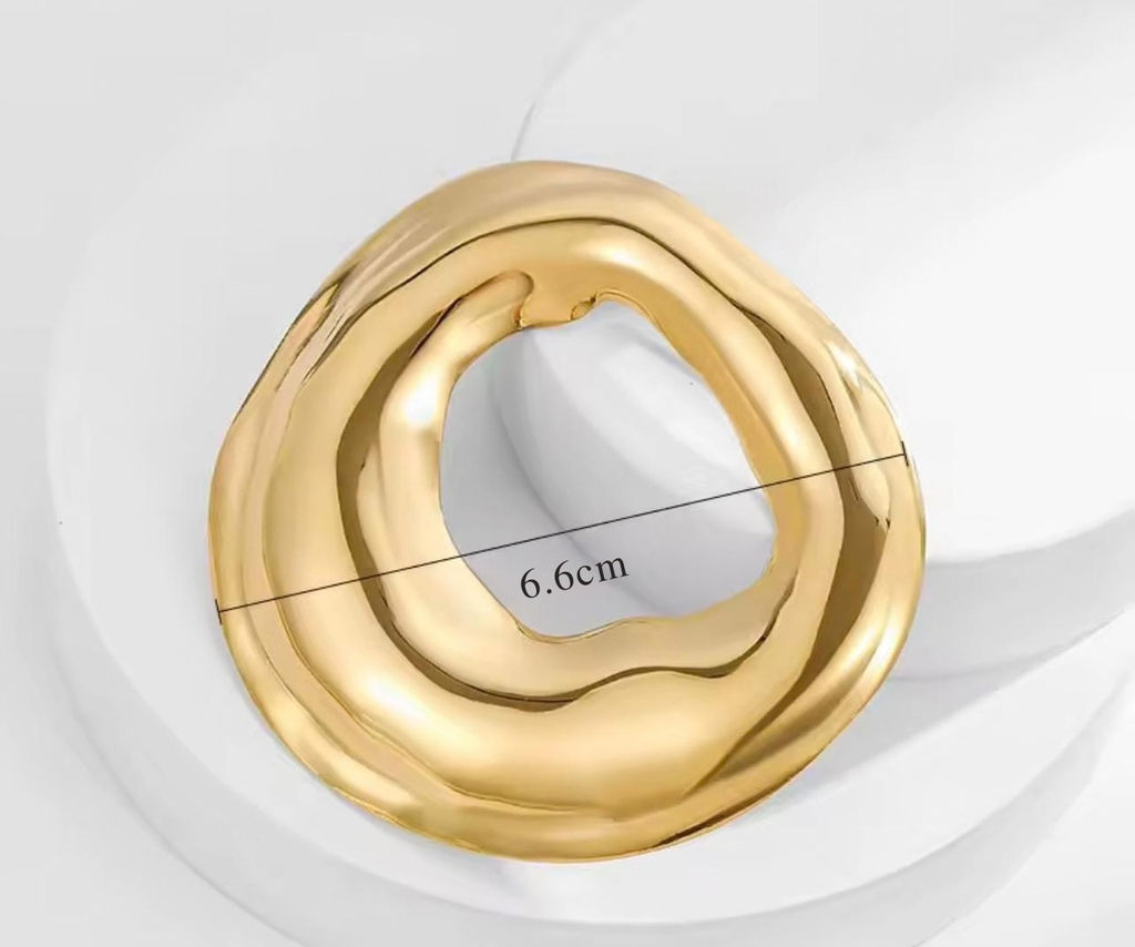 Broche Geométrico Banhado a Ouro 18k - Elegância e Estilo