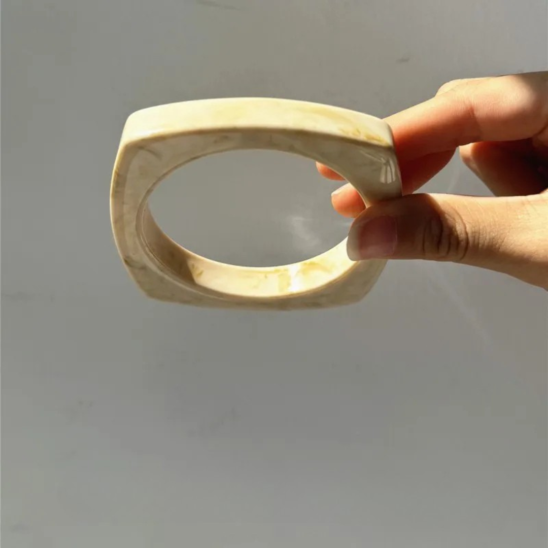 Pulseira Geométrica Assimétrica em Resina Tie Dye