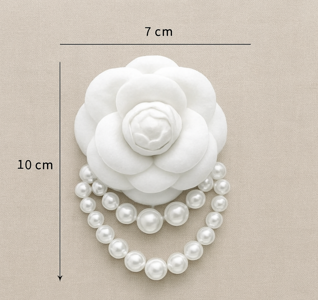 Broche Floral Elegante com Pérolas Simuladas