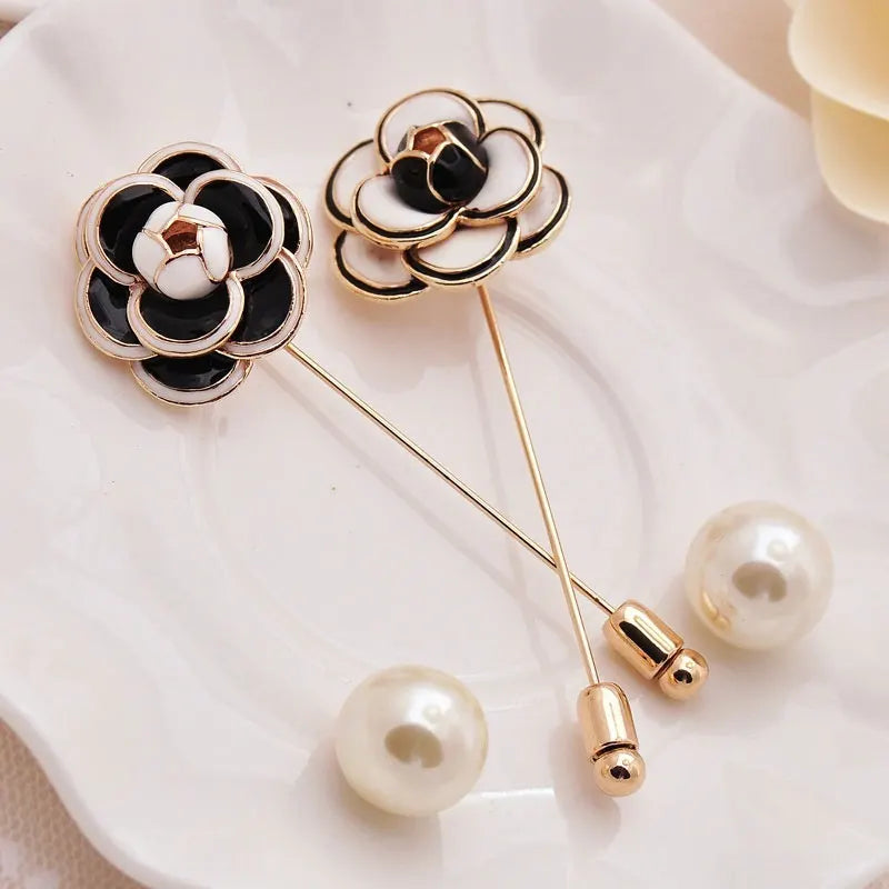 Broche Camélia Flor com Pérola Acessório Feminino Elegante
