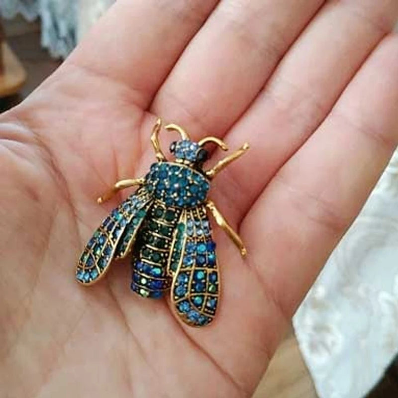 Broche de metal de abelha azul, broches de strass de insetos para mulheres, clipe de cachecol, buquê de joias