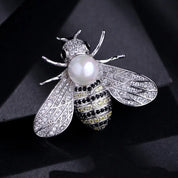 Famosa marca design série de insetos broche feminino delicado pequena abelha broches cristal strass pino broche jóias presentes para a menina