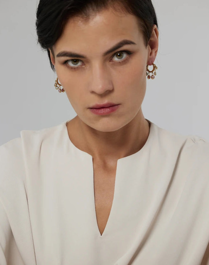 Yhpup Brincos de argola coloridos de zircônia cúbica de aço inoxidável para mulheres, brincos geométricos de textura de metal da moda requintada, presente