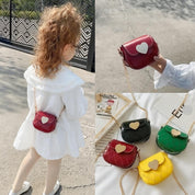 Bolsa Infantil Coração com Corrente - Fashion e Fofa