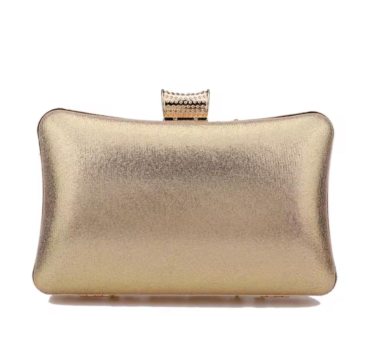 Clutch Feminina Luxuosa com Detalhes em Pedras
