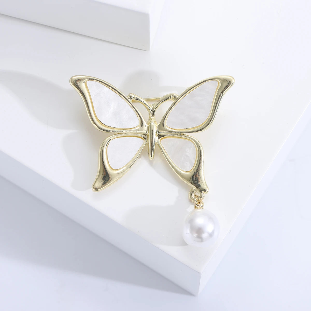 Moda concha borboleta broches para mulheres strass inseto pinos evento festa presentes nova mochila decoração roupas acessórios