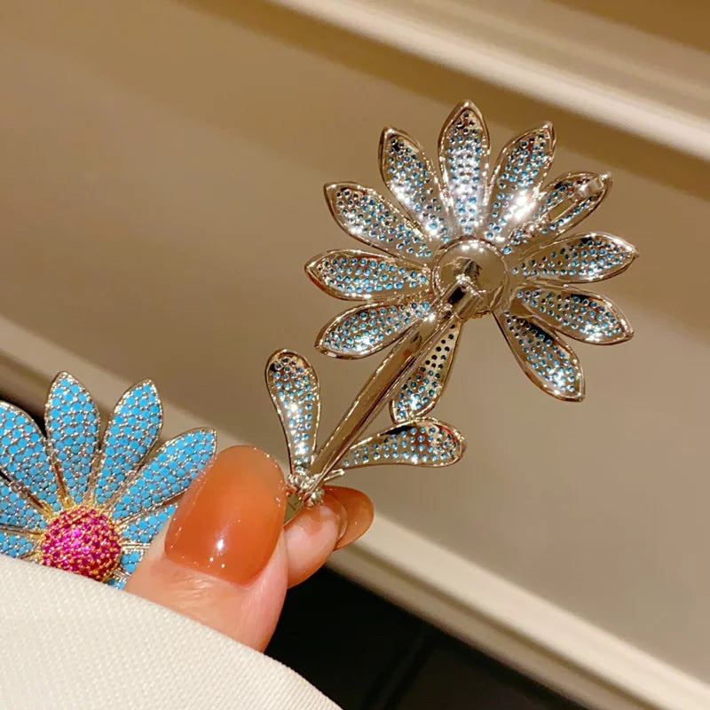 Broche de Flor Margarida para Mulheres e Meninas, Cobre Ecológico de Alta Qualidade com Zircônia Brilhante, Broche Moderno, Alfinetes de Lapela, Joia para Roupas, Presente
