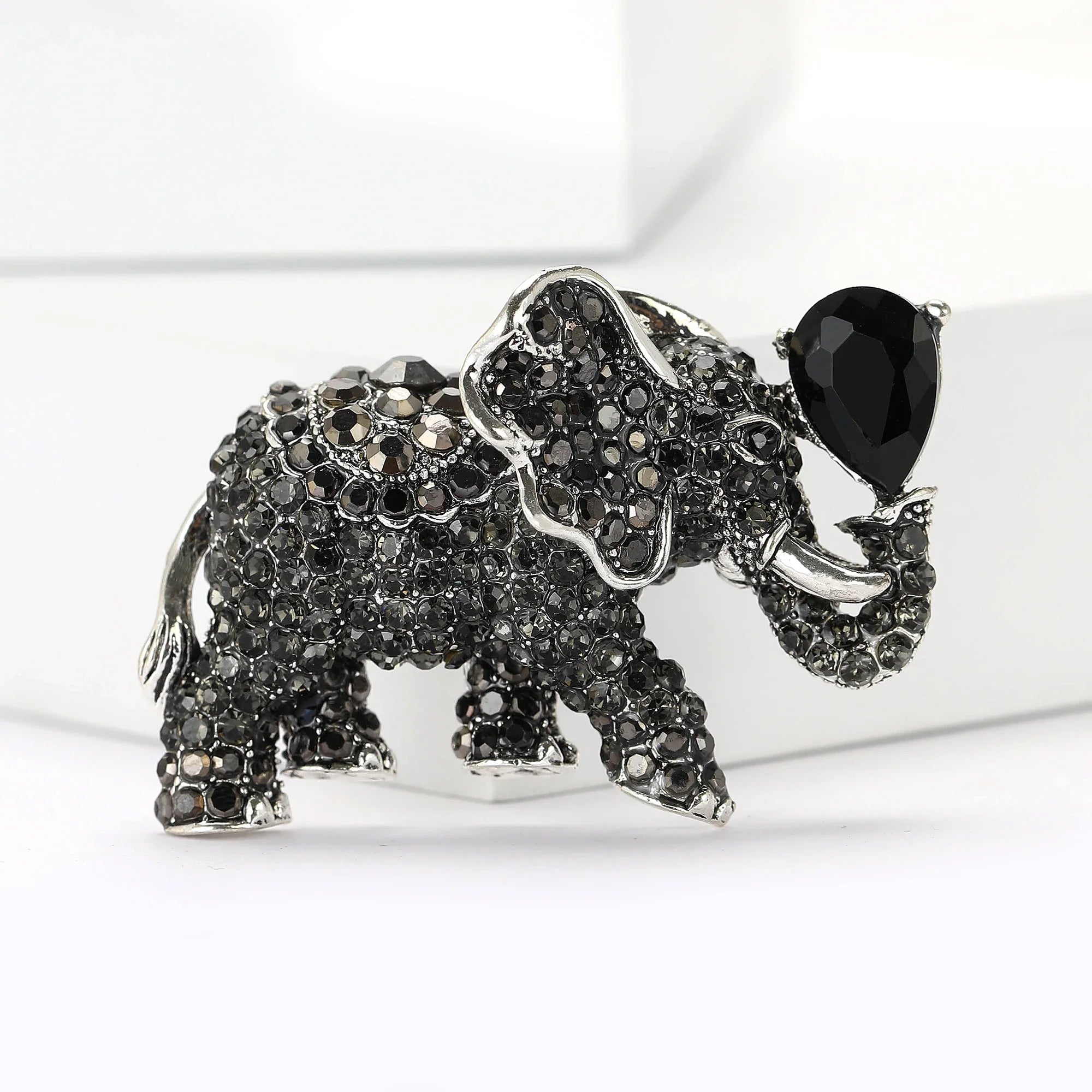 Broches de elefante de strass de luxo para mulheres unissex esmalte animal pinos banquete festa mochila presentes acessórios de joias