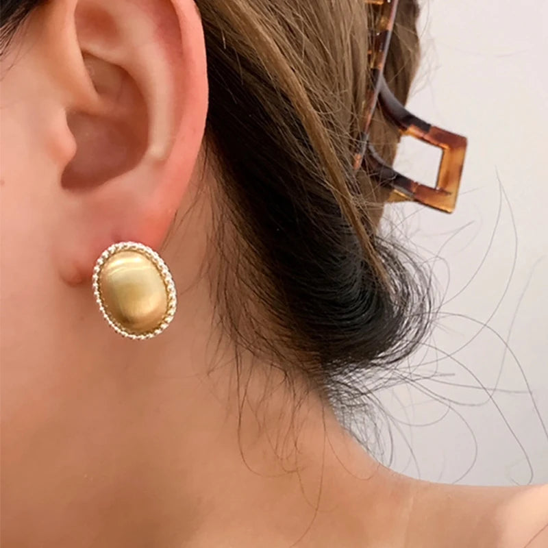 Brincos de metal de dois tons para mulheres, joias de moda ovais escovadas, novo estilo, acessórios de festa, design vintage, presente c1666