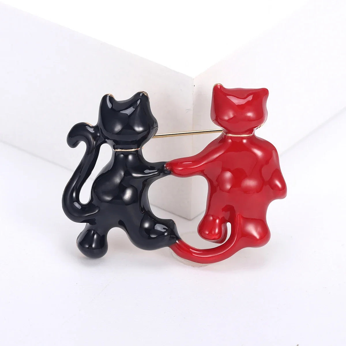 Strass amor gatinho broches para mulheres unissex esmalte animal pino gato lapela pinos festa de escritório amigo presentes jóias acessórios