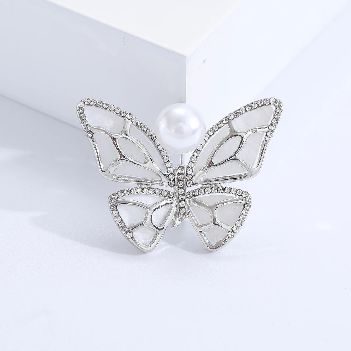 Moda concha borboleta broches para mulheres strass inseto pinos evento festa presentes nova mochila decoração roupas acessórios