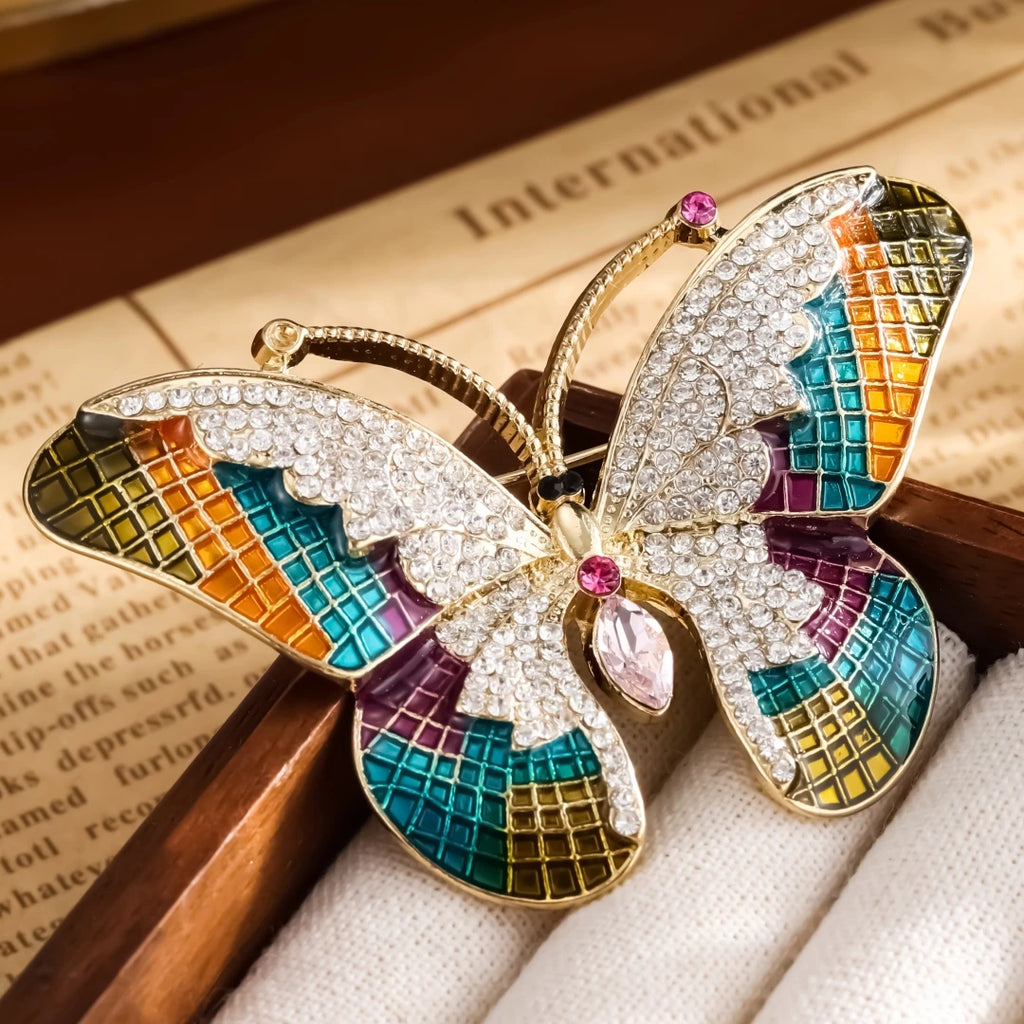 Borboleta colorida Designer Zircon Broche Mulheres Brilhante Crystal Lapel Pin Roupas luxuosas Jóias Acessórios