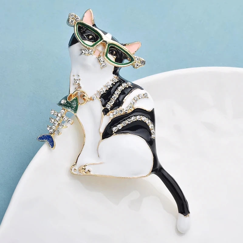 Wuli & baby legal usar osso de peixe gato broches liga esmalte adorável animal de estimação broche pinos para roupas femininas mochila jóias presentes