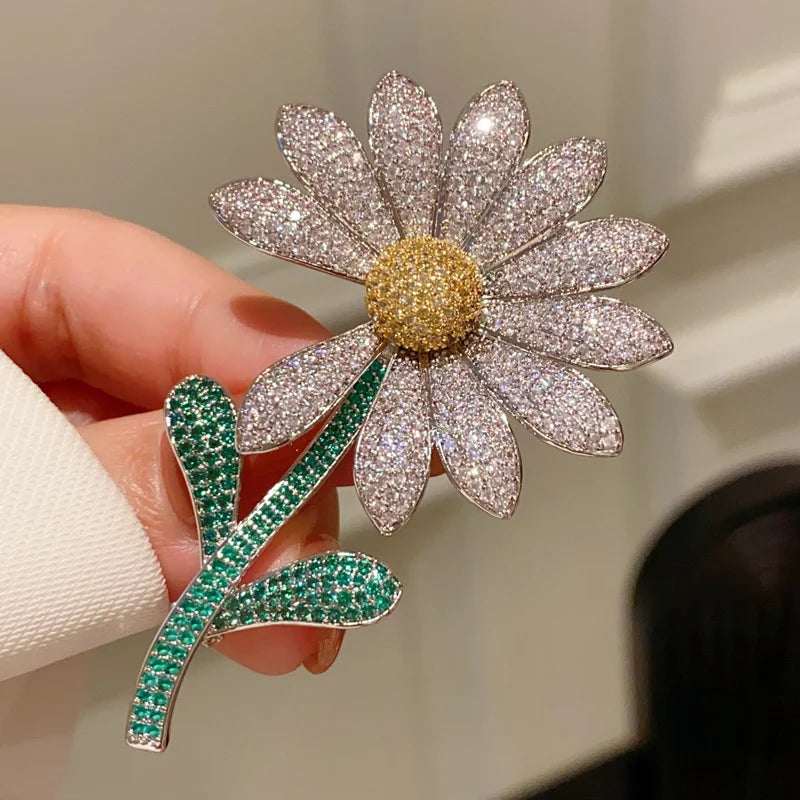 Broche de Flor Margarida para Mulheres e Meninas, Cobre Ecológico de Alta Qualidade com Zircônia Brilhante, Broche Moderno, Alfinetes de Lapela, Joia para Roupas, Presente