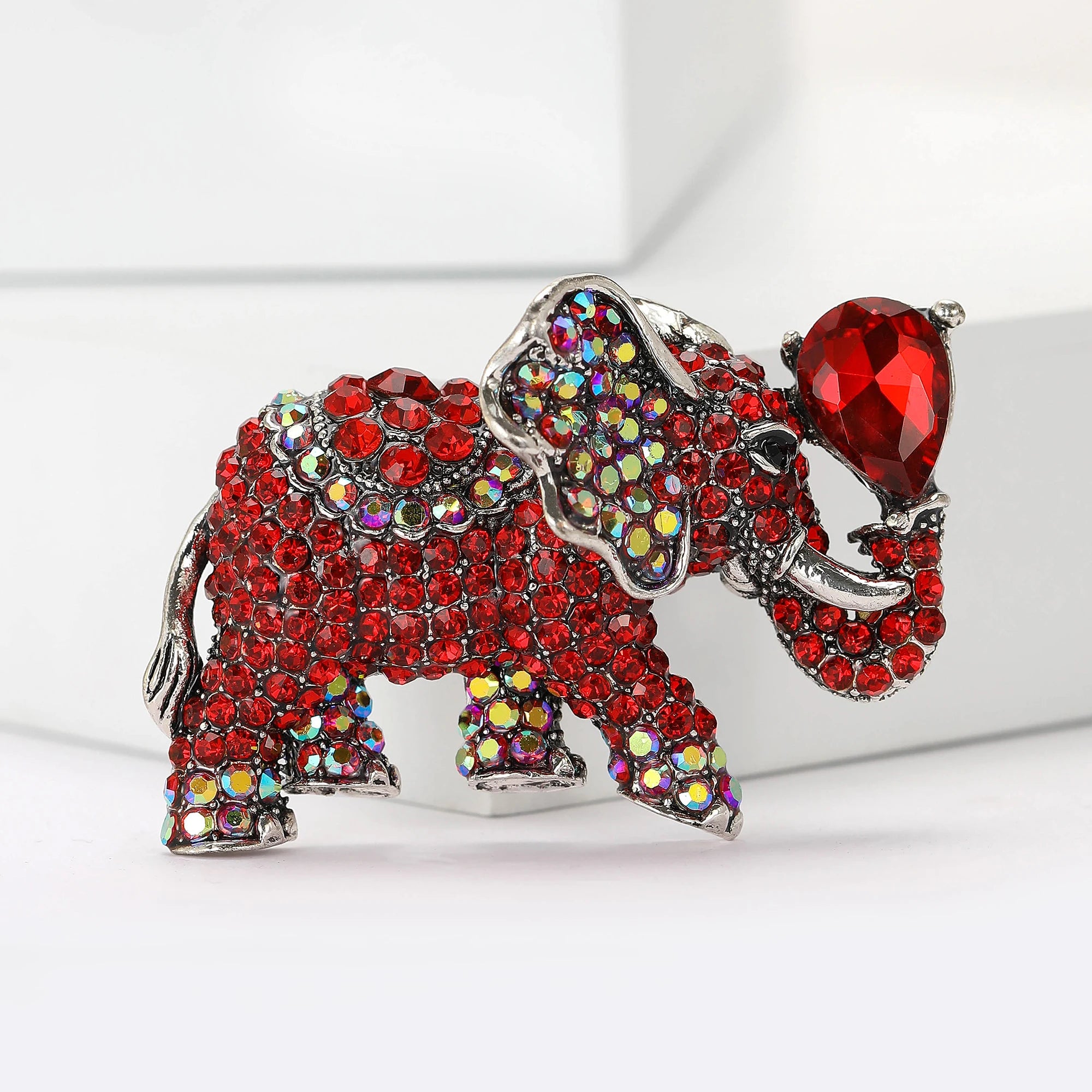 Broches de elefante de strass de luxo para mulheres unissex esmalte animal pinos banquete festa mochila presentes acessórios de joias