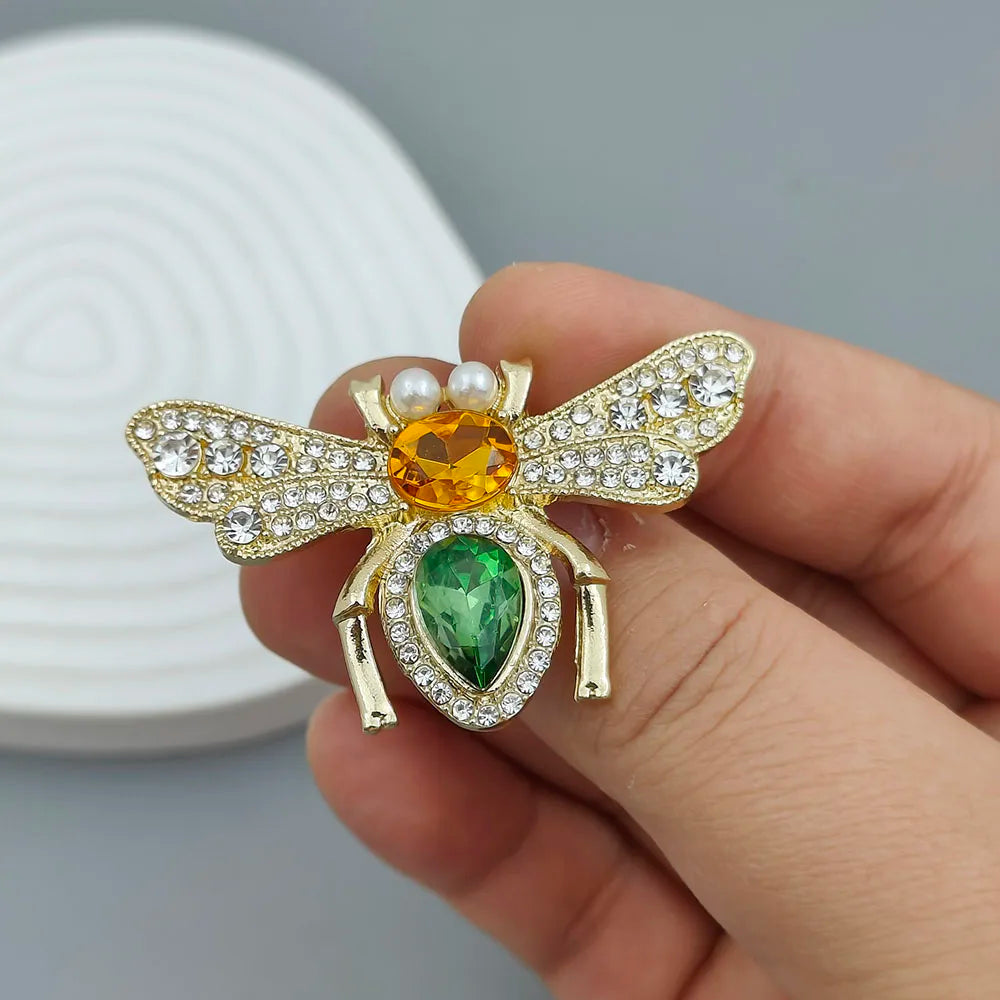 Broche Abelha Vintage com Strass Design Elegante Feminino