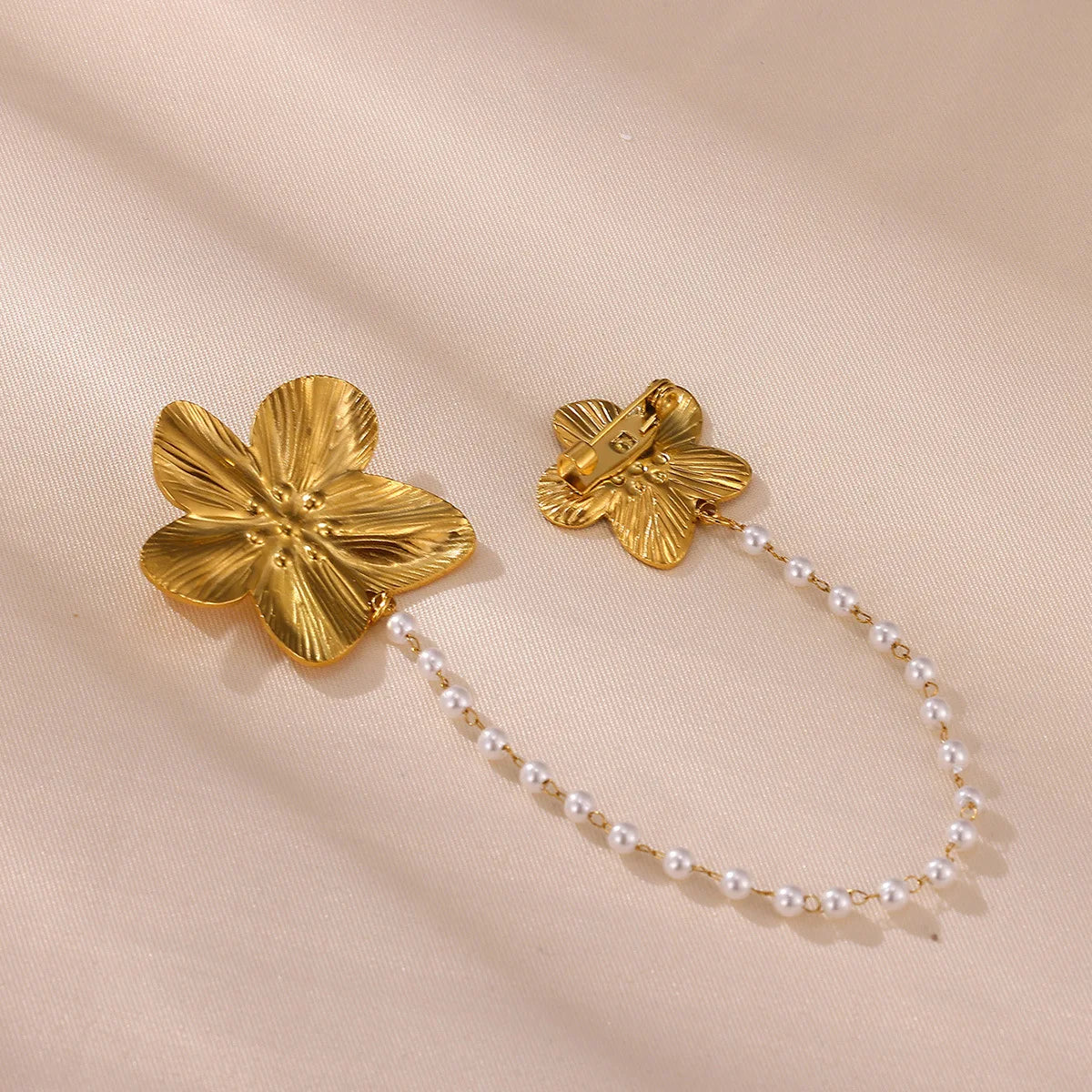 Broche Flor com Pérola e Corrente Design Elegante Feminino