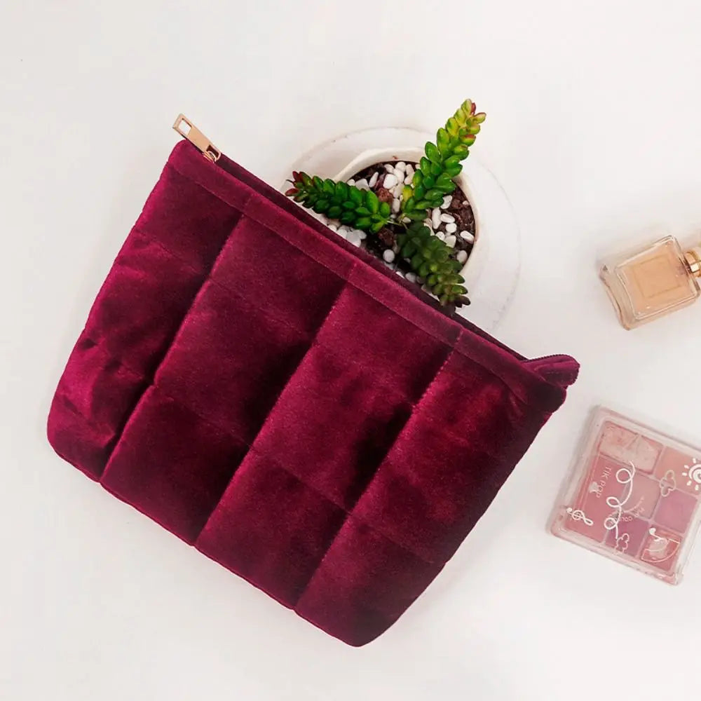 Moda veludo saco cosmético cor sólida grande capacidade acolchoado saco de armazenamento leve zíper viagem saco de higiene pessoal