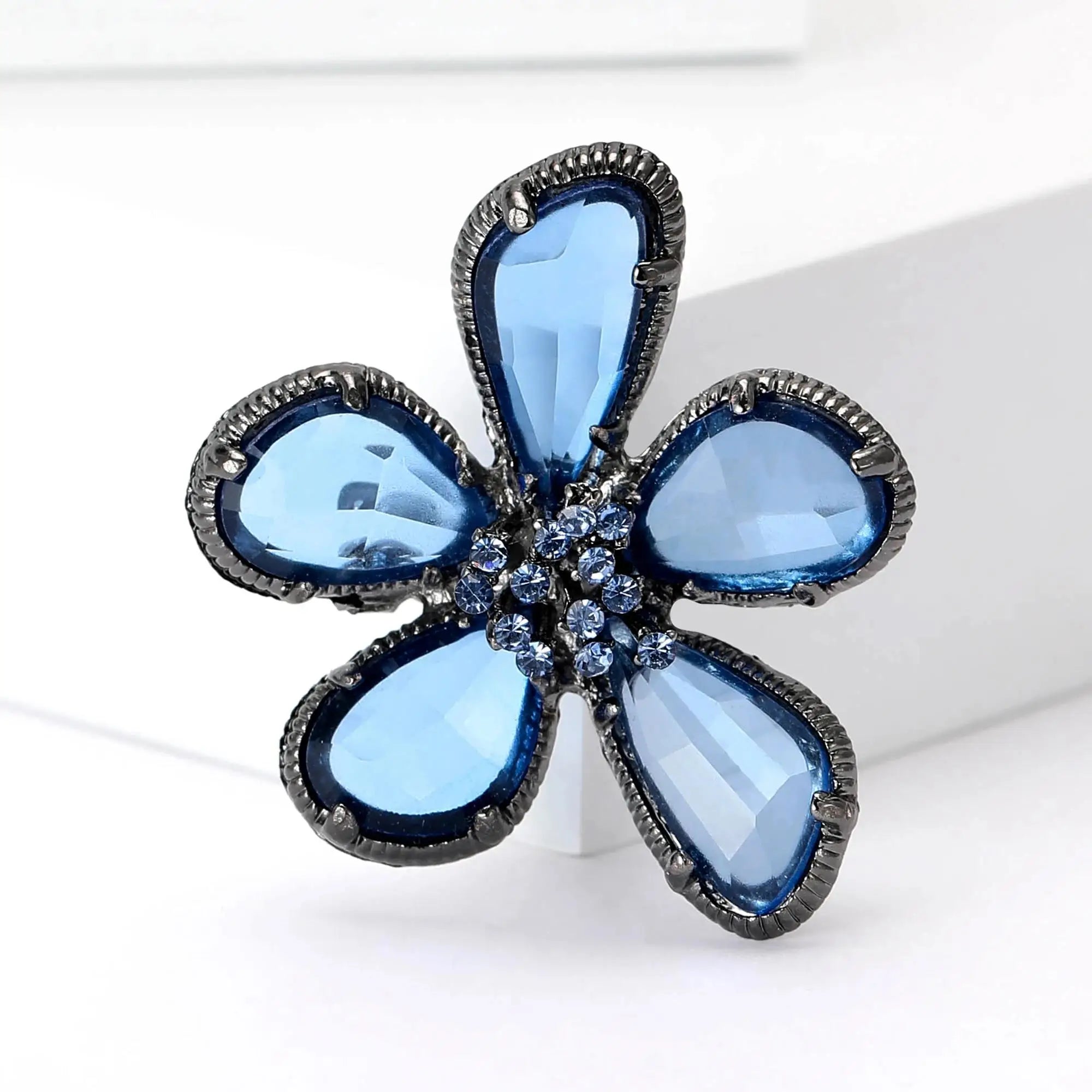 Broche de Flor em Strass e Cristal para Acessórios Premium