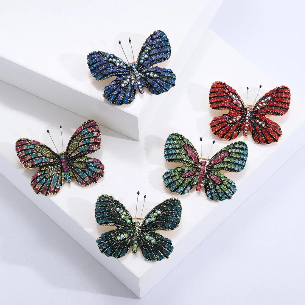 Broche de Borboleta com Strass para Acessórios Elegantes
