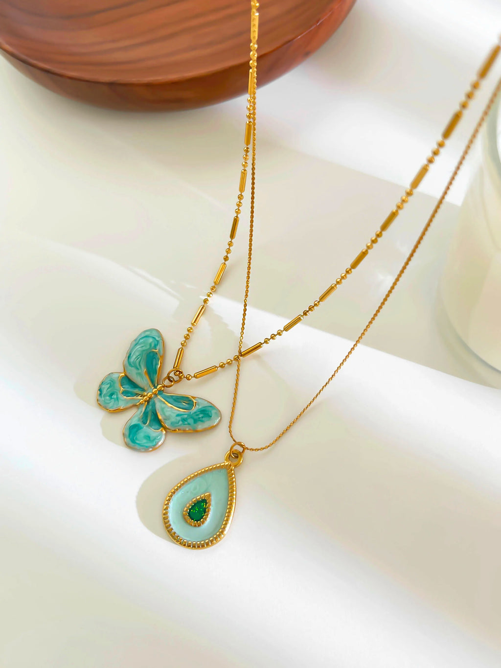 GHIDBK Bonito Simples Azul Esmalte Waterdrop Borboleta Pingente Colares para Mulheres Nova Moda Jóias de Aço Inoxidável Presentes de Festa