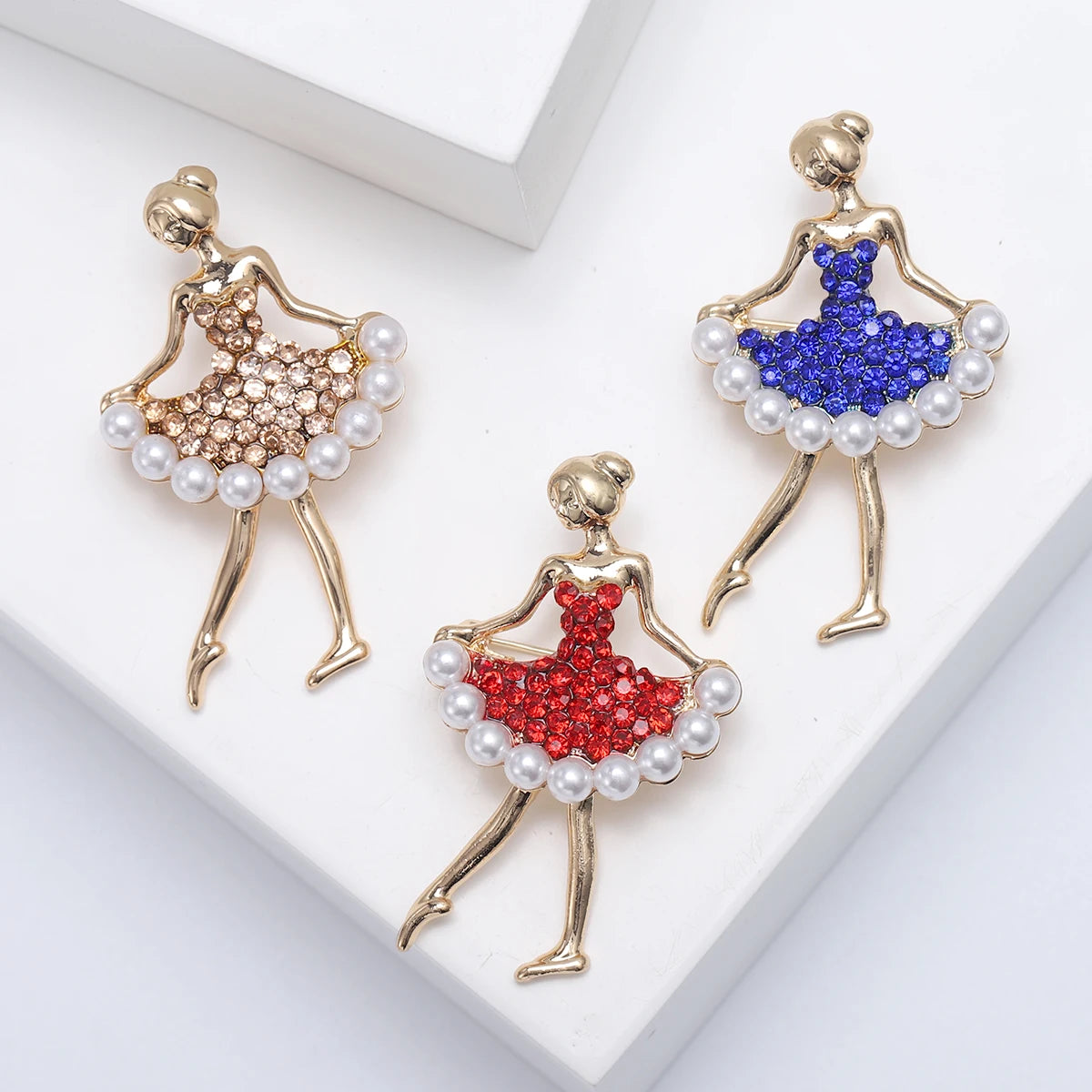 Broche Bailarina Esmaltado com Strass Elegante Feminino