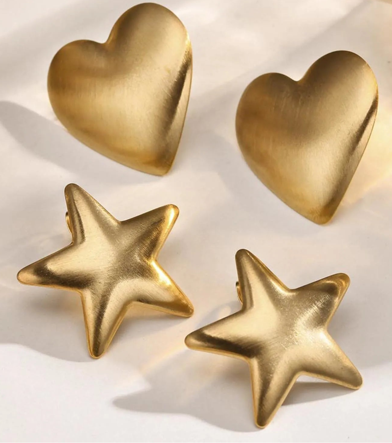 Vnox 1 par de brincos grandes de coração feminino, presentes de orelha de cor dourada de aço inoxidável para ela, joias minimalistas delicadas e chiques de tamanho grande