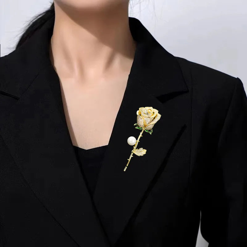 Broche Rosa com Cristais Design Elegante Feminino