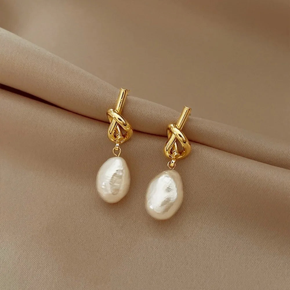 Novos brincos de pérola irregular design sênior jóias temperamento francês acessórios de orelha brincos de pérola feminino
