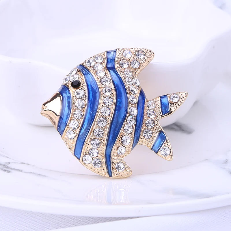 Broches de peixe palhaço de strass para mulheres unissex esmalte animal alfinetes festa de escritório amigo engraçado presentes de luxo acessórios de joias