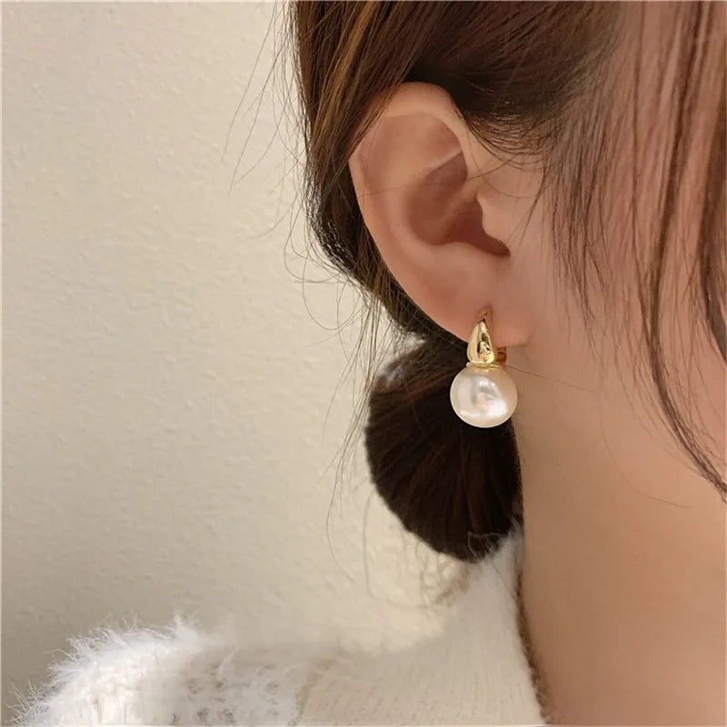 2022 novo bonito pérola studs hoop brincos para mulheres cor de ouro eardrop minimalista minúsculo huggies aros casamento moda jóias