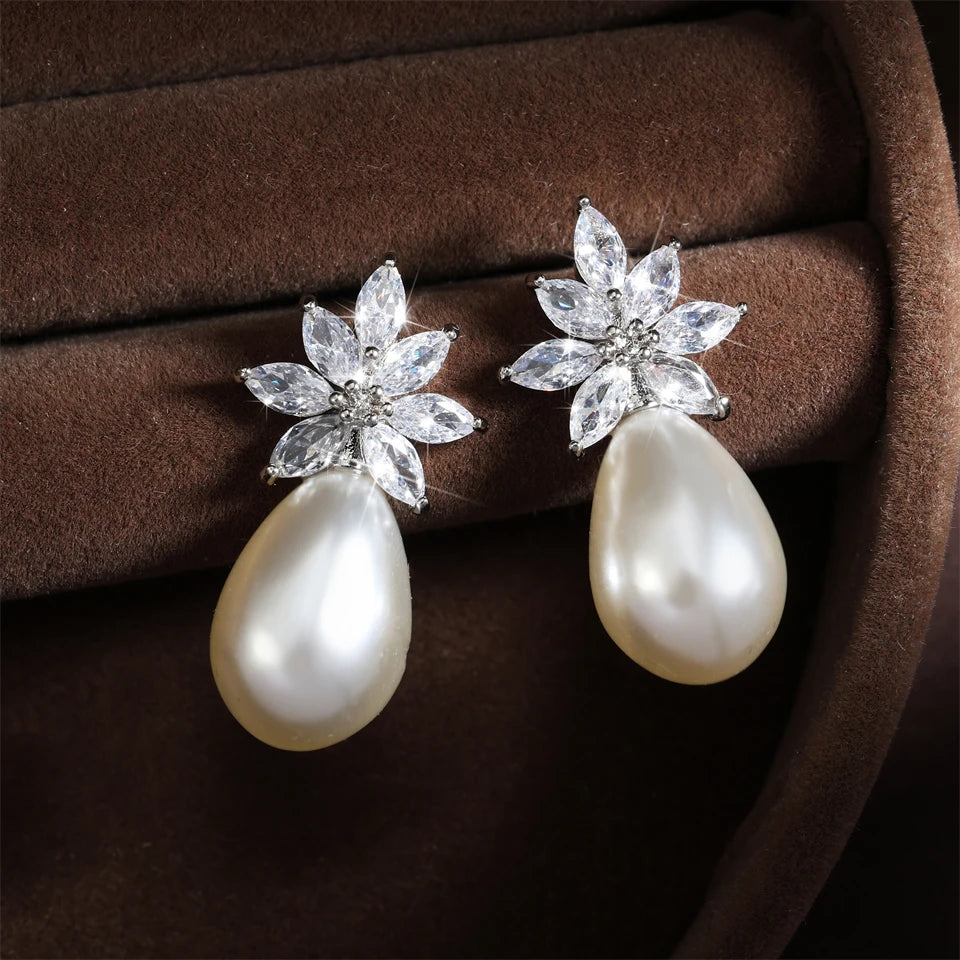 Zakol elegante 12mm imitação de pérola gota de água brincos pendurados para mulheres faísca flor casamento noiva joias da moda