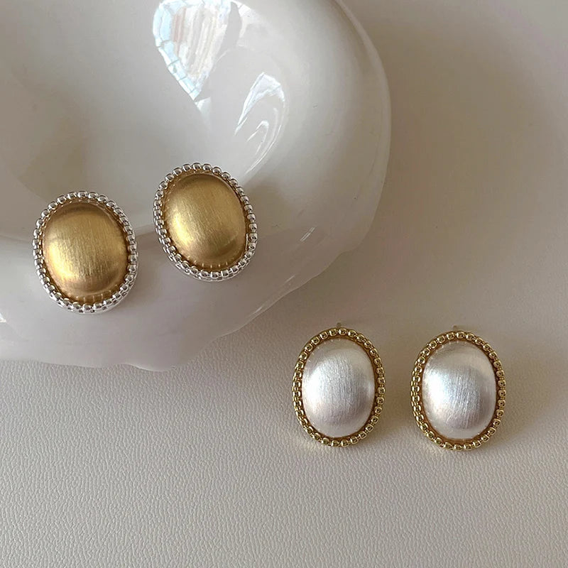 Brincos de metal de dois tons para mulheres, joias de moda ovais escovadas, novo estilo, acessórios de festa, design vintage, presente c1666