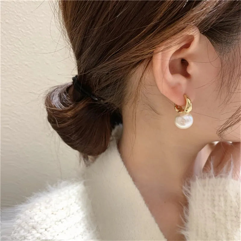 2022 novo bonito pérola studs hoop brincos para mulheres cor de ouro eardrop minimalista minúsculo huggies aros casamento moda jóias