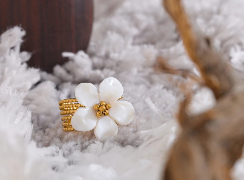 Yhpup mais grosso concha natural flor aberta cor de ouro anel moda aço inoxidável elegante requintado à prova dwaterproof água jóias de dedo