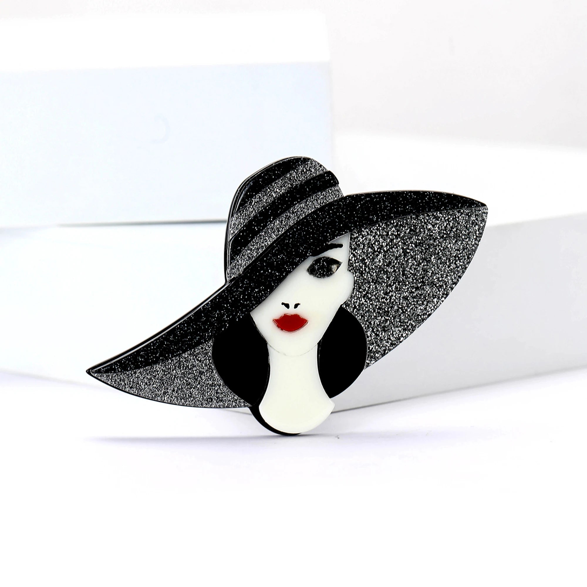 Broche Feminino Rosto Personagem Acrílico Elegante