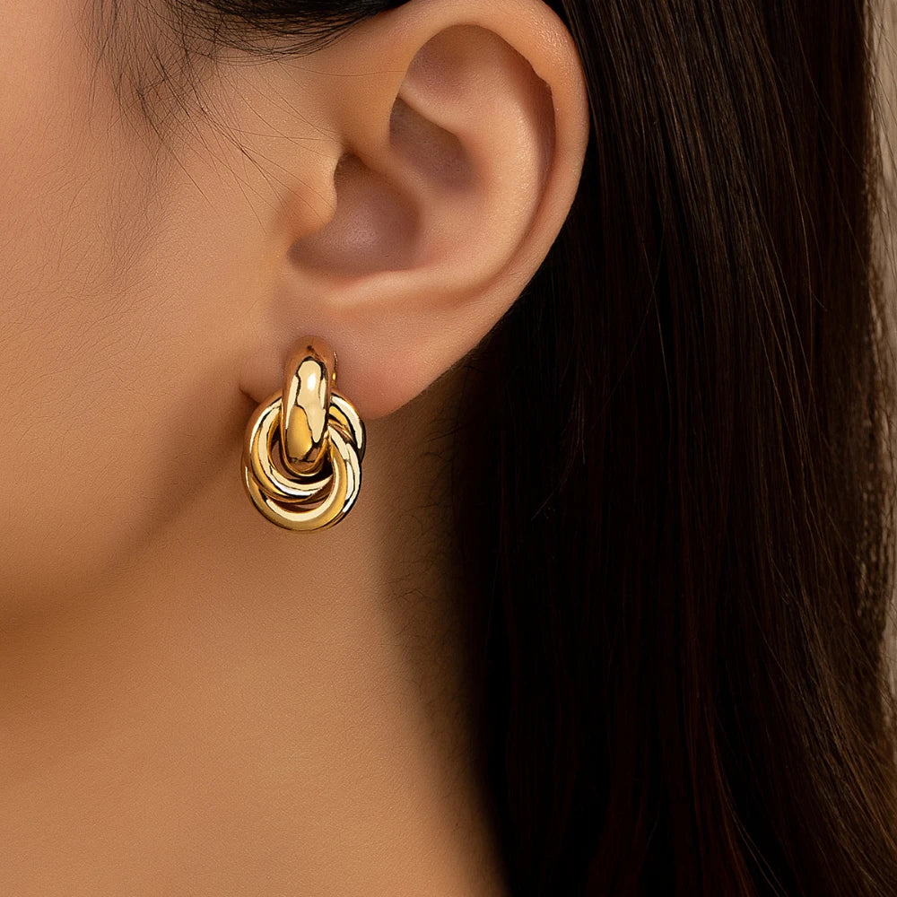 Brinco de argola com nó dourado e prateado para mulheres, chapeamento brilhante, brinco moderno, joias fofas para uso diário