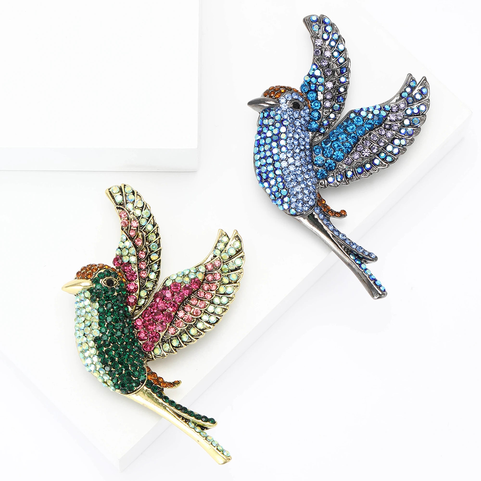 Broche Beija-flor Vintage com Strass Design Elegante Feminino