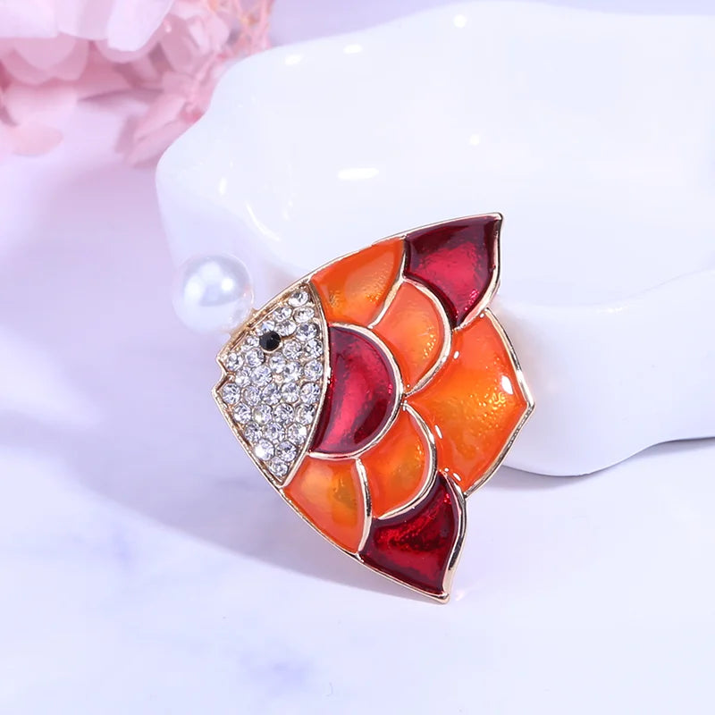 Broches de peixe palhaço de strass para mulheres unissex esmalte animal alfinetes festa de escritório amigo engraçado presentes de luxo acessórios de joias