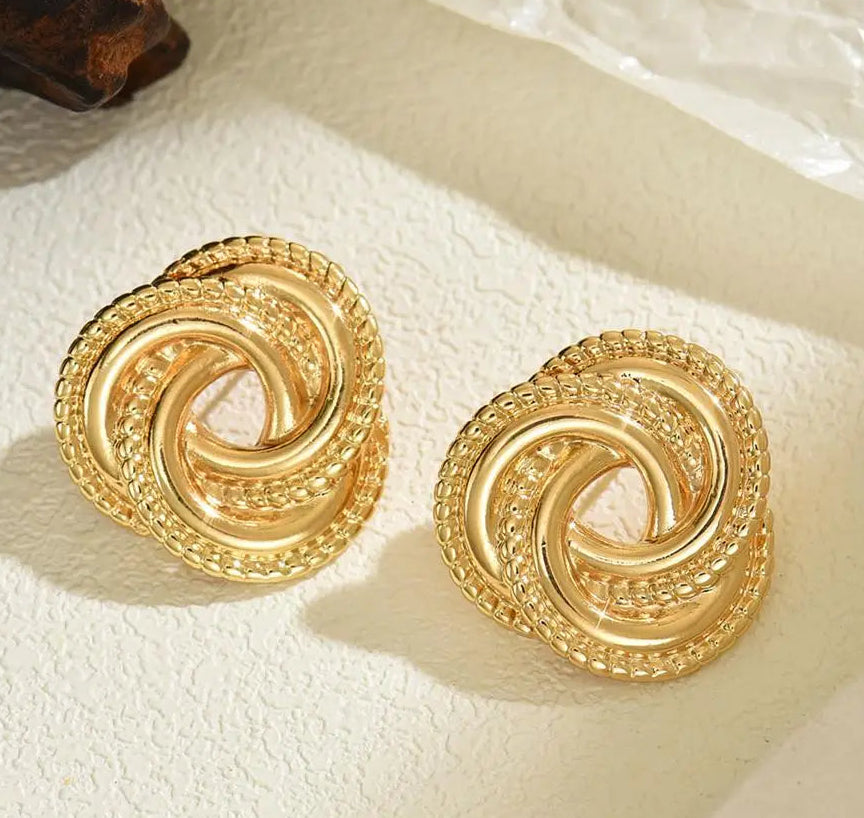 Brincos com nó canelado giratório, design incomum, banhado a ouro 18k, aço inoxidável, geométrico, orelha, banquete, joias à prova d'água, presentes