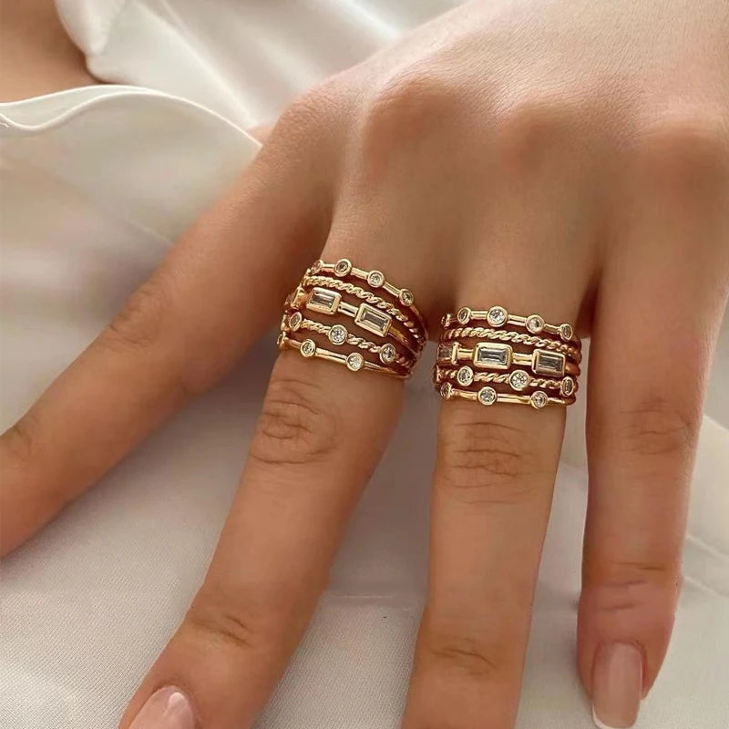 2024 Nwe Anéis de sol banhados a ouro 18 K de aço inoxidável para mulheres pedra natural incrustada em anel de textura de metal oco joias da moda