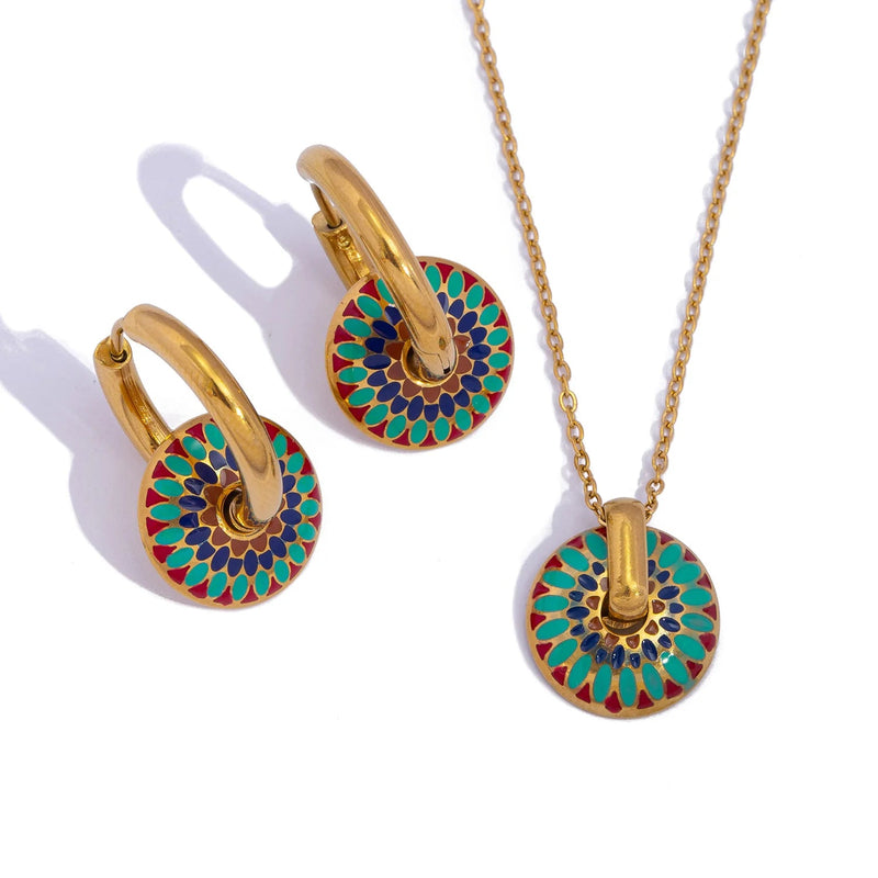 Conjunto de joias de margaridas pintadas em aço inoxidável banhado a ouro 18K para mulheres, brincos florais boho e colar hipoalergênico presente de verão