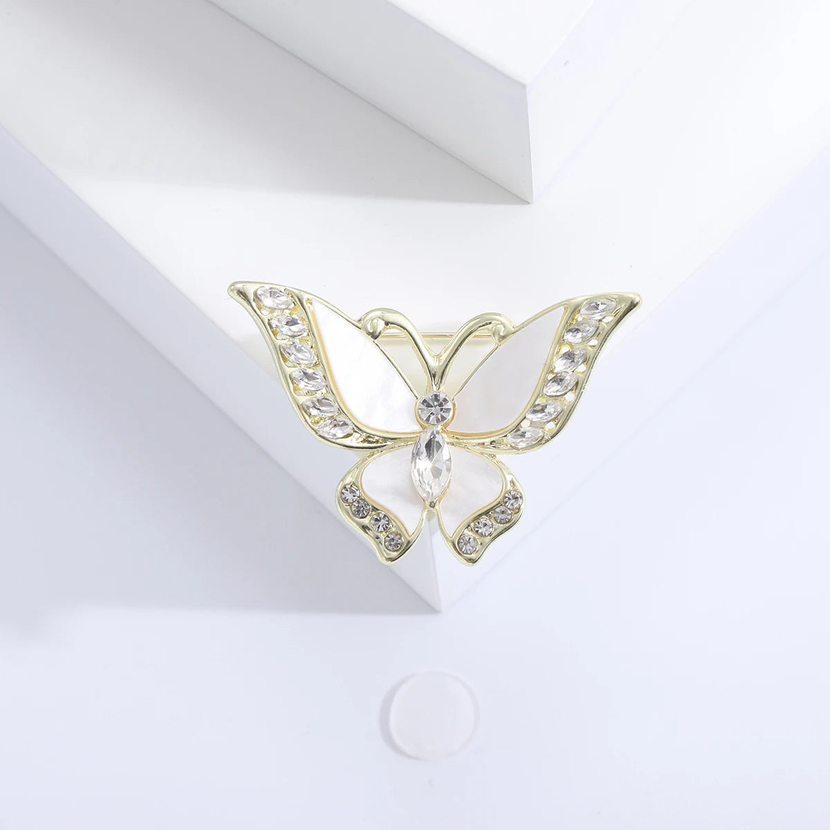 Moda concha borboleta broches para mulheres strass inseto pinos evento festa presentes nova mochila decoração roupas acessórios