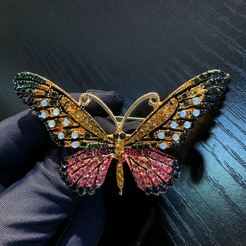Borboleta colorida Designer Zircon Broche Mulheres Brilhante Crystal Lapel Pin Roupas luxuosas Jóias Acessórios
