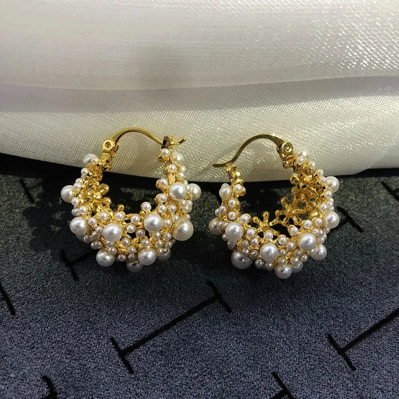 Brincos de pérola de metal irregular estilo europeu e americano personalizado moda brincos senhoras meninas acessórios de viagem