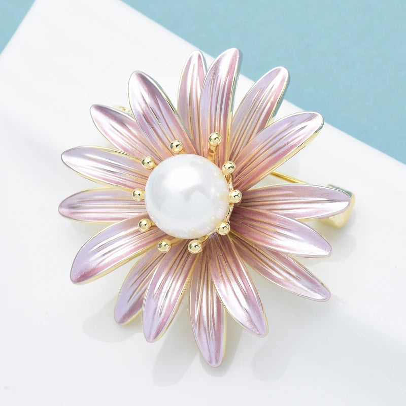 Broche Margarida com Pérola Esmaltado Design Elegante Feminino
