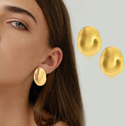 Vnox 1 par de brincos grandes de coração feminino, presentes de orelha de cor dourada de aço inoxidável para ela, joias minimalistas delicadas e chiques de tamanho grande