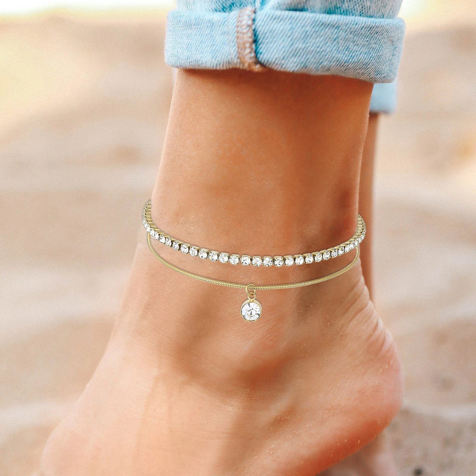 Shevalues Tornozeleira com corrente de zircônia cúbica brilhante para mulheres moda 18K banhada a ouro pulseira de tornozelo sandálias descalças joias para pés
