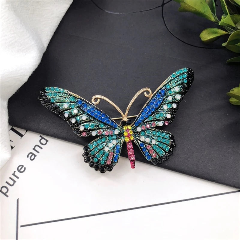 Borboleta colorida Designer Zircon Broche Mulheres Brilhante Crystal Lapel Pin Roupas luxuosas Jóias Acessórios