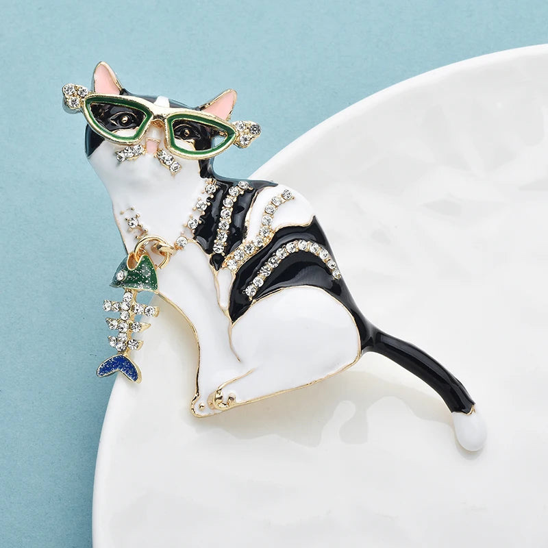 Wuli & baby legal usar osso de peixe gato broches liga esmalte adorável animal de estimação broche pinos para roupas femininas mochila jóias presentes